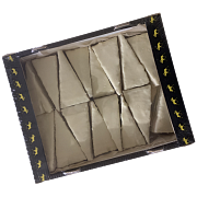 Вафли глазированные Тропиканка с кремовой начинкой со вкусом пломбира в белой кондитерской глазури Лосино-Петровская КФ, 3кг